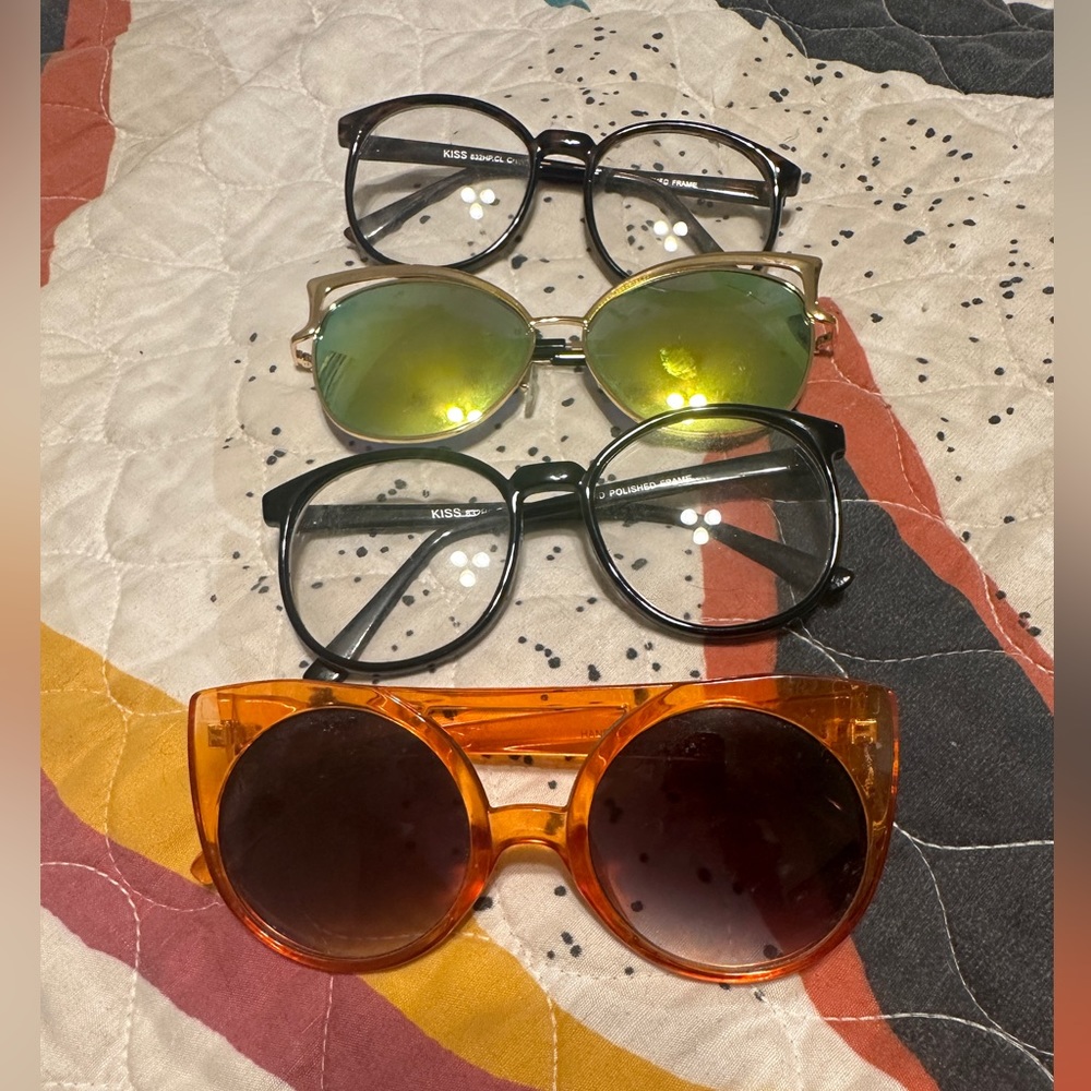 Set of 4 costume glasses